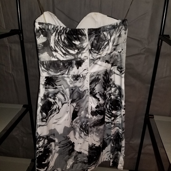 Strapless dress - Picture 2 of 3